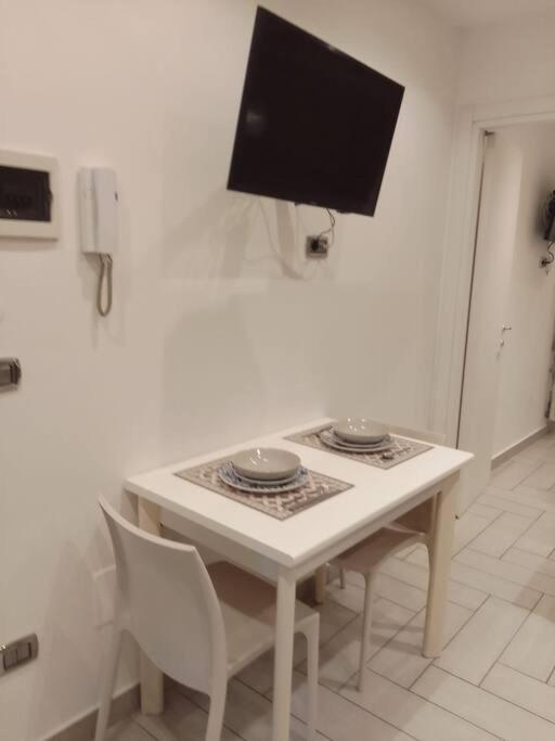 Oltre Me Apartment Bari Bagian luar foto